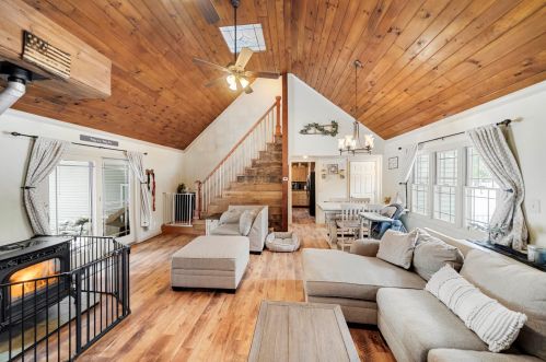 17 Hooksett Tpke, Concord NH  03304-4415 exterior