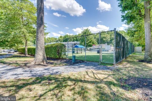 17 Aspen Ct, Trenton NJ  08619-4602 exterior