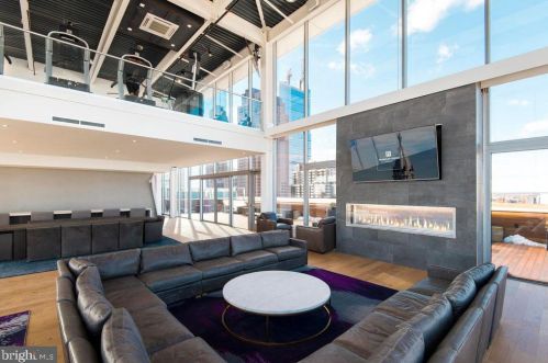 200-02 16th St, Philadelphia PA  19102-1201 exterior