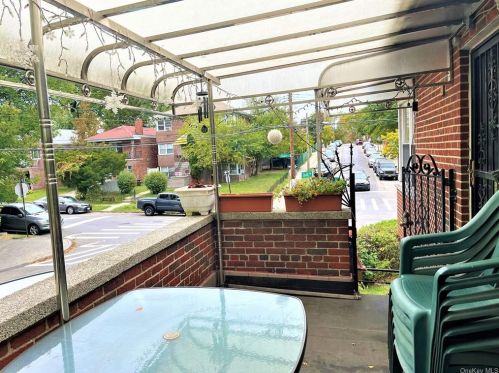 1020 Lydig Ave, Bronx NY 10462-2260 exterior