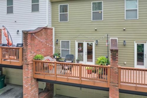 7360 Glisten Ave, Atlanta GA 30328-2876 exterior