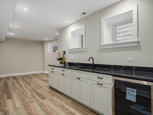 3128 Bernard St, Chicago IL  60618-6715 exterior