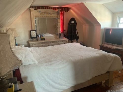 390 Earle St, Central Islip NY 11722-3711 exterior