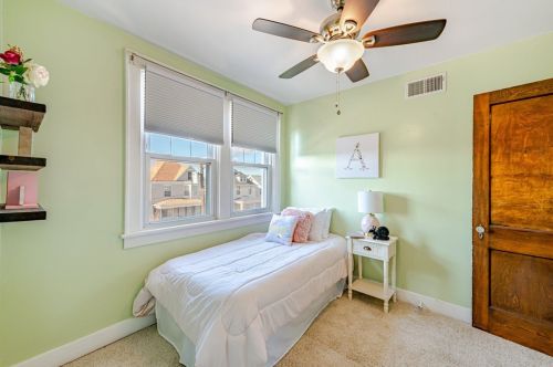 152 Jamaica Ave, Pittsburgh PA 15229-1748 exterior