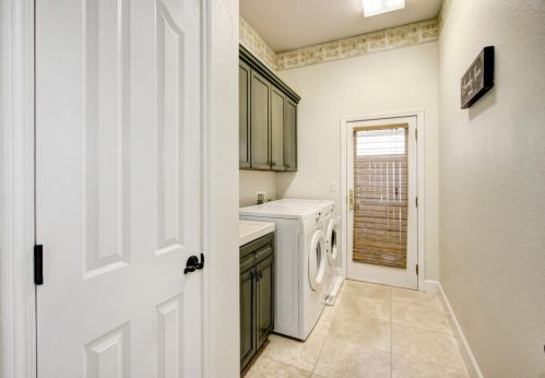 1086 Souza Dr, Folsom CA 95762-7556 exterior