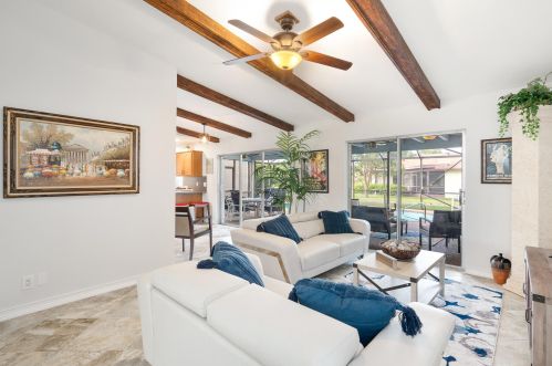 577 24 Ave, Boynton Beach FL 33426-8789 exterior