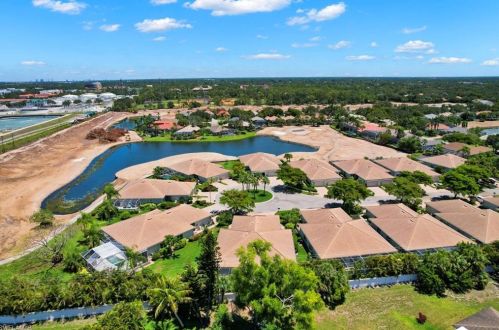 1806 Leamington Ln, Naples FL 34109-1453 exterior