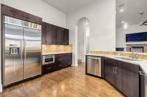 810 Christopher St, Austin TX 78704-1619 exterior