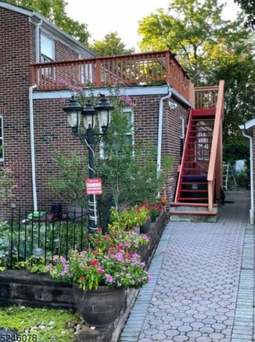 11 Dellwood Rd, Edison NJ  08820-3834 exterior