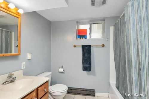 1131 Seneca St, Wyoming MI exterior