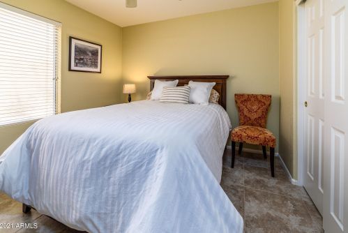 1863 Peach Tree Dr, Chandler AZ 85249-8917 exterior