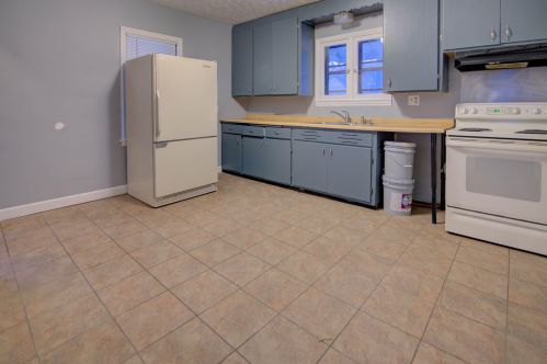 4219 60th St, Milwaukee, WI 53220-3128