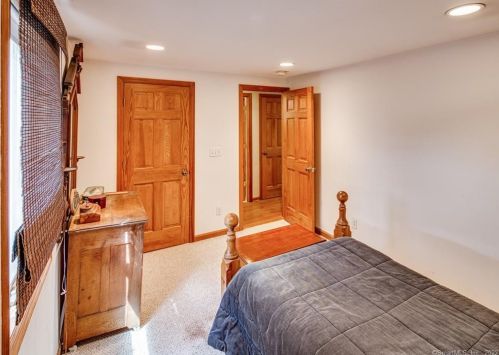 107 Stuart Ave, Norwalk CT 06850-3135 exterior