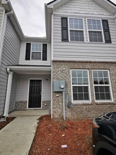 2550 Piering Dr, Lithonia GA  30038 exterior