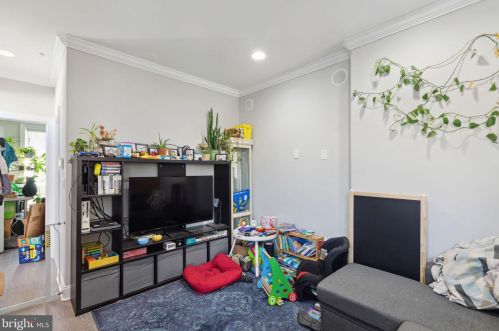 1400 24 St, Philadelphia PA 19121-3802 exterior