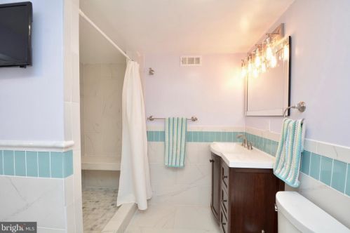 6119 Algona Ct, Alexandria VA 22310-3141 exterior