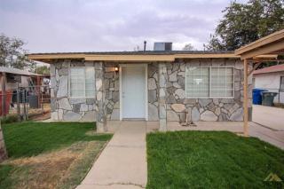 1012 Padre St, Bakersfield CA  93307-3537 exterior