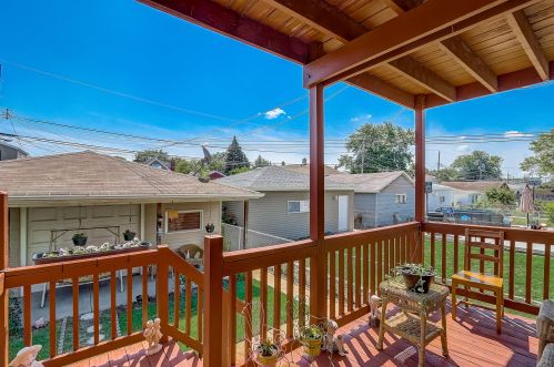 5527 Kilbourn Ave, Chicago IL 60646-5937 exterior