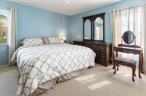 765 8 St, Naples FL 34120-0411 exterior