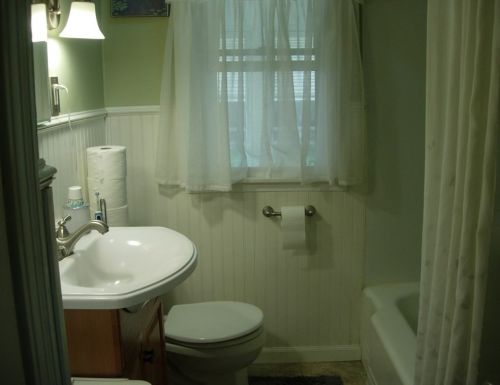 69 Powell Ave, Springfield MA 01118-2166 exterior