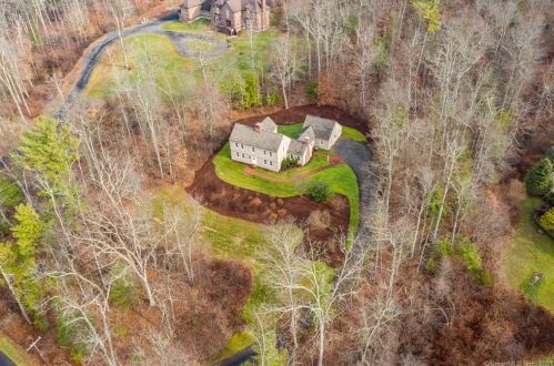 136 Mountain Spring Rd, Farmington, CT 06032-1615