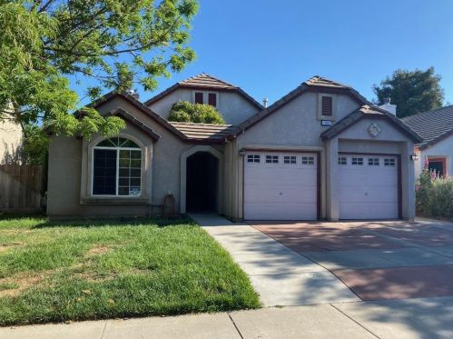 1097 Kirksey Dr, Turlock, CA 95382-7262