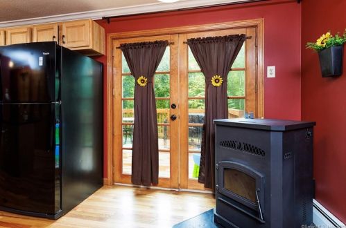 50 Mason Hl Rd, Killingly CT 06241-1324 exterior