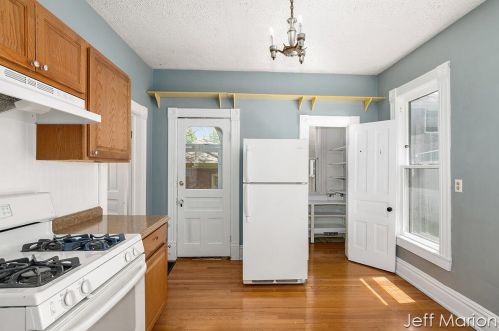 56 Un Ave, Grand Rapids MI 49503-4451 exterior