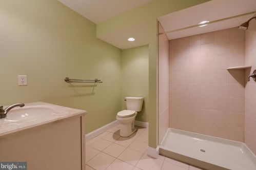 107 Kilgannon Ln, Lancaster PA 17603-9050 exterior