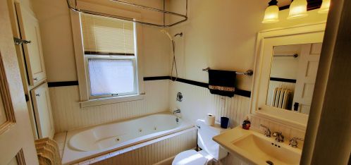 2727 Prospect Ave, Milwaukee WI 53211-3769 exterior