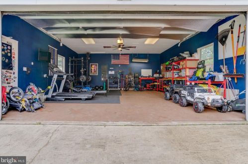 2813 Memorial St, Alexandria VA  22306-1743 exterior