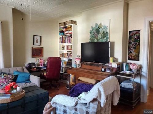 30 Hardenburgh Ave, Demarest NJ  07627-1925 exterior