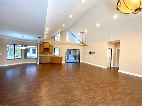 390 31 St, Naples FL 34117-3102 exterior