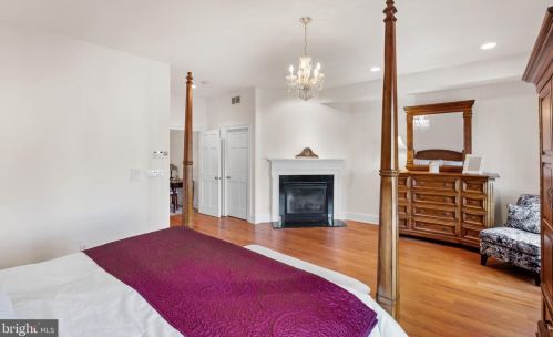 124 Bainbridge St, Philadelphia PA 19147-1866 exterior