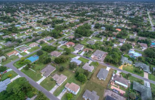 3832 Chicopee St, Fort Pierce FL 34953-5373 exterior