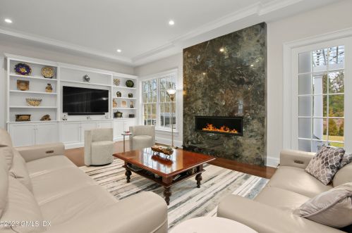 31 Baldwin Farms, Greenwich CT 06831-3307 exterior