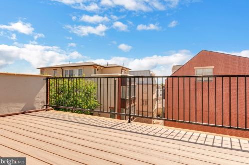 927 2nd St, Philadelphia PA 19122-0033 exterior