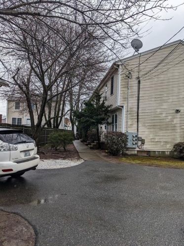 266 Admiral St, Providence RI  02908-2520 exterior