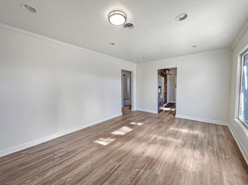 6445 Darlow Dr, Saint Louis, MO 63123-3317