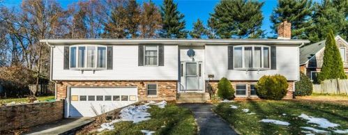 8 Tunxis St, Farmington, CT 06032-2814