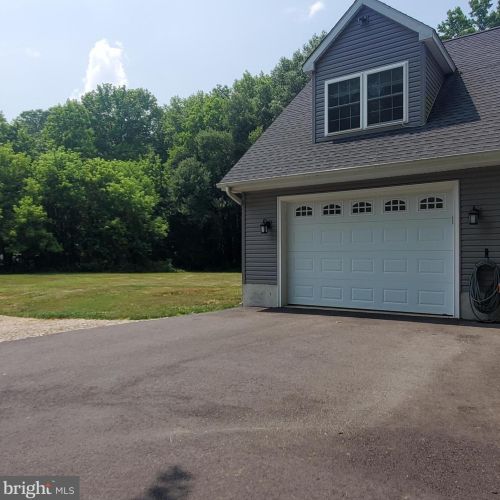 295 Fenwick Rd, Pilesgrove NJ exterior