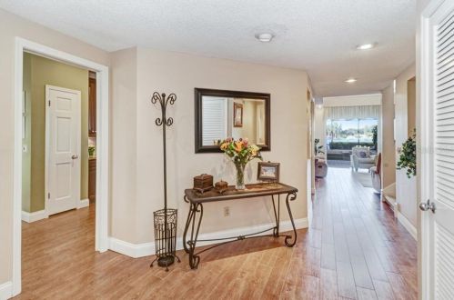 3155 Lake Ellen Dr, Tampa FL  33618-3600 exterior