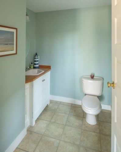 2 Sakonnet Dr, Mashpee MA  02649-4444 exterior