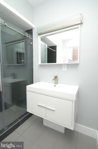 606 American St, Philadelphia PA 19140-5724 exterior