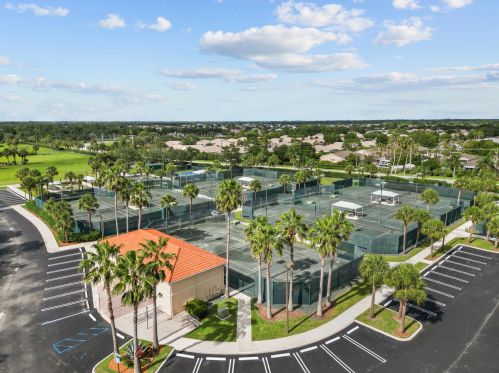 324 Breezy Point Loop, Fort Pierce FL  34986-2669 exterior