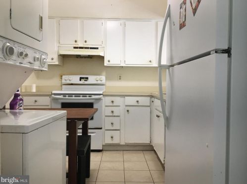 10741 Gloxinia Dr, Rockville MD 20852-3404 exterior