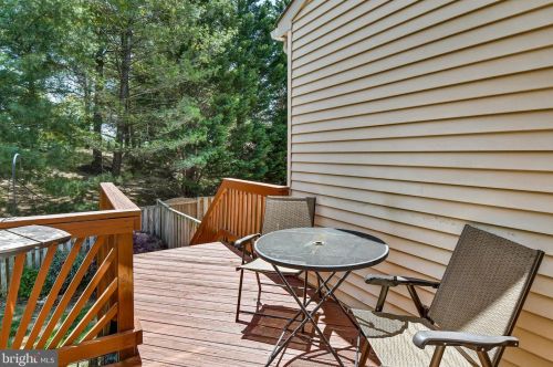 6121 Joust Ln, Alexandria VA 22315-4808 exterior