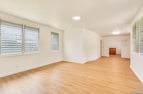 2971 Koali Rd, Honolulu HI 96826-1805 exterior