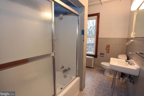 1027 Mifflin St, Huntingdon PA 16652-1435 exterior