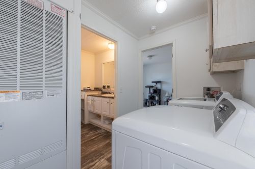 52 Longmeadow Dr, Concord NH 03301-3413 exterior